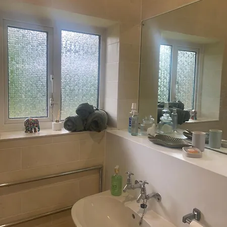 Newly Refurbished One Bedroom With Additional Sofa Bed Self Contained Flat In Garden Abbots Langley Exterior photo