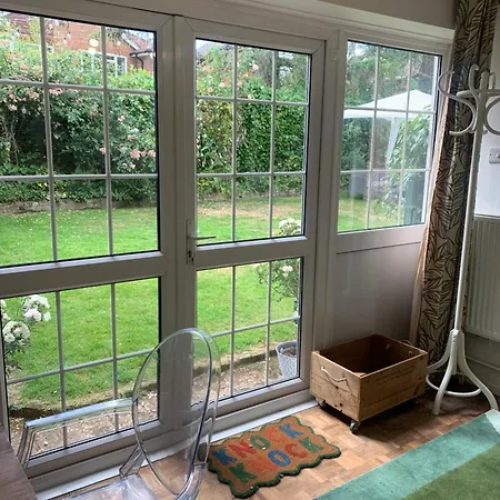 Newly Refurbished One Bedroom With Additional Sofa Bed Self Contained Flat In Garden Abbots Langley Exterior photo