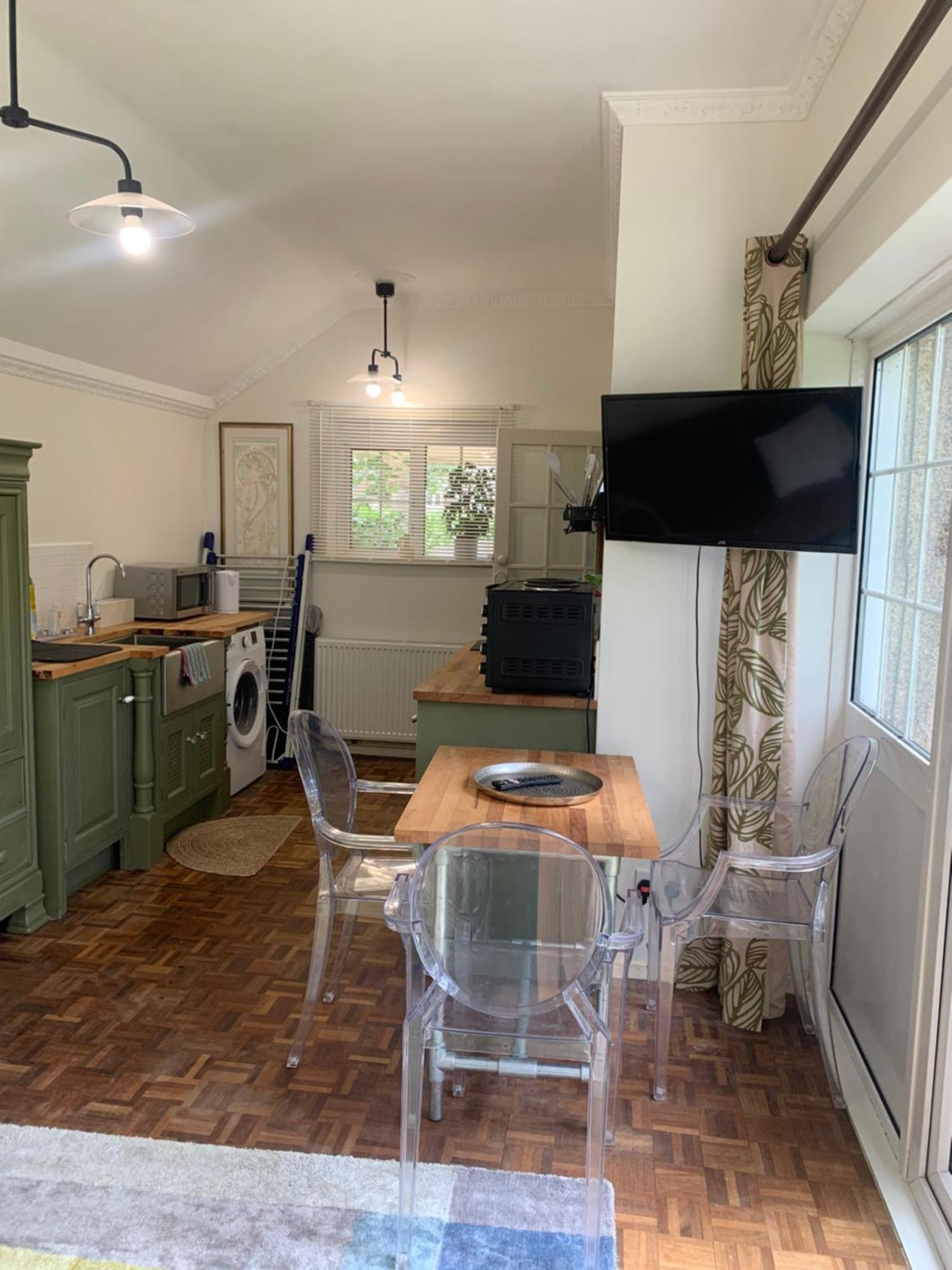 Newly Refurbished One Bedroom With Additional Sofa Bed Self Contained Flat In Garden Abbots Langley