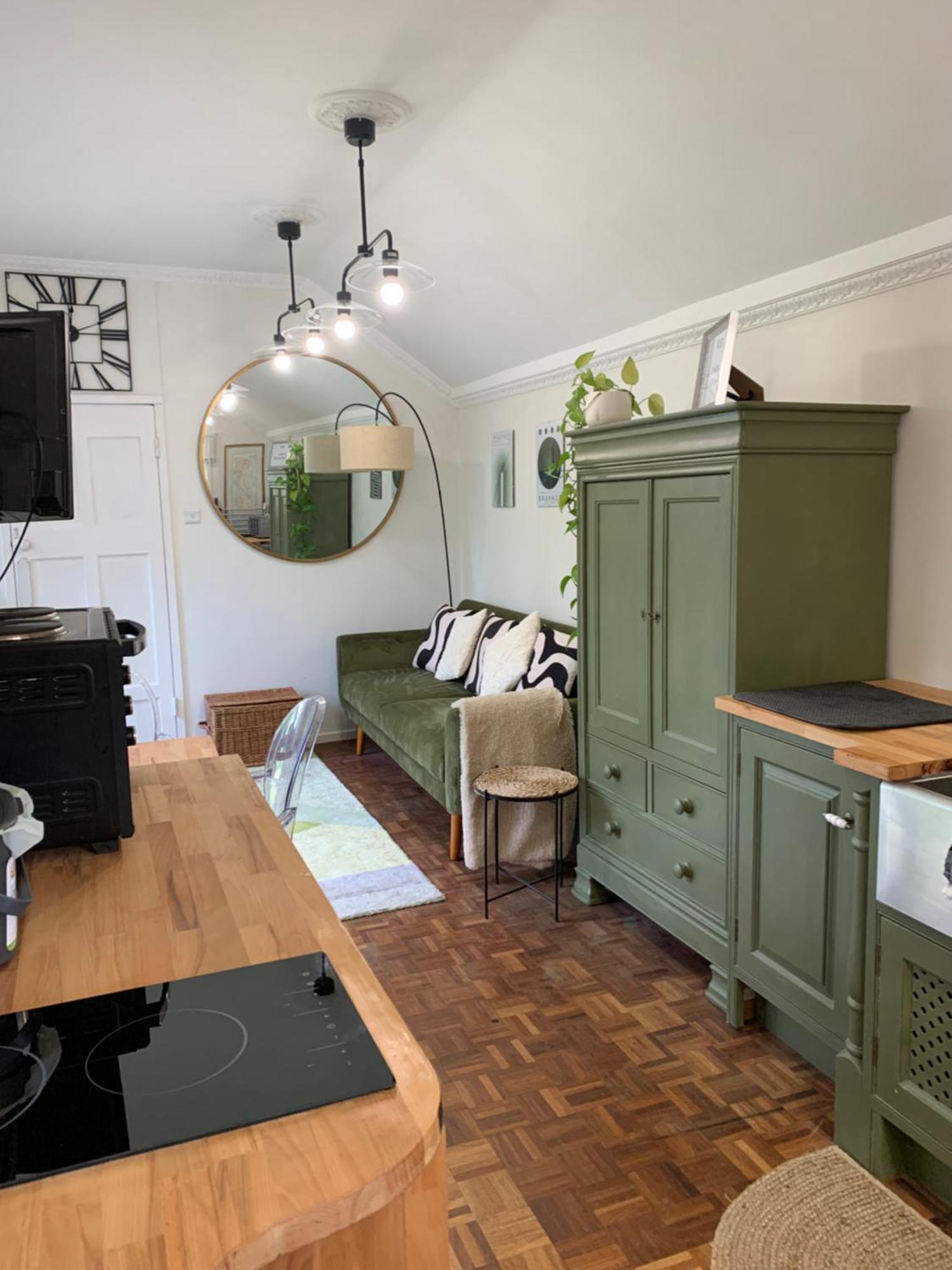 Newly Refurbished One Bedroom With Additional Sofa Bed Self Contained Flat In Garden Apartment Abbots Langley